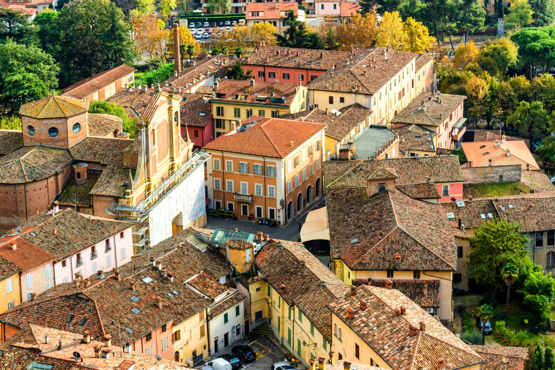 <p>Brisighella is a maze of small alleyways and elevated roads, many of them covered by a bewildering array of arches. Surrounding the town are three landmark buildings: a 13th-century castle, a 16th-century church, and a 19th-century clock tower.</p>