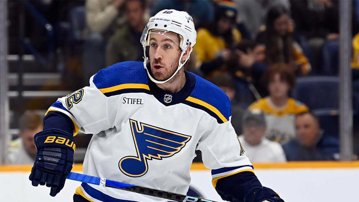 blues sending kevin hayes to penguins