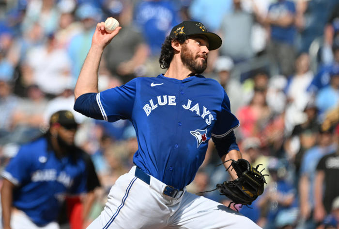 blue jays closer to receive evaluation after continued elbow discomfort