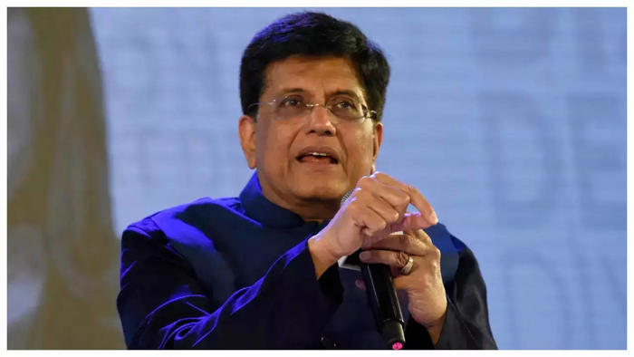confident of over $800 billion exports in goods and services this fiscal year: union minister goyal