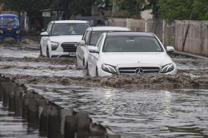 delhi braces for heavy rainfall with 'orange' alert issued