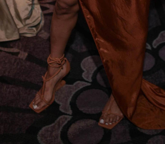 teyana taylor pops in strappy burnt orange sandal heels at culture creators: 8th annual innovators & leaders awards in beverly hills