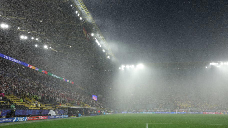 ¿por qué se suspendió el partido entre alemania y dinamarca en al eurocopa 2024?