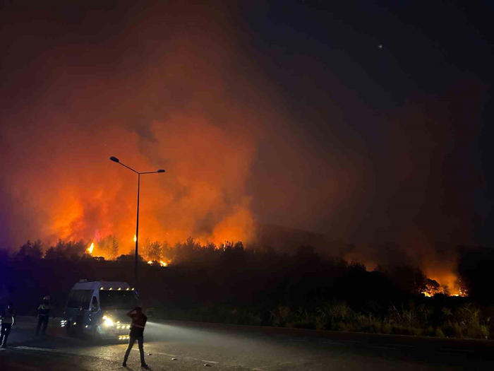 i̇zmir selçuk’taki yangın havadan görüntülendi