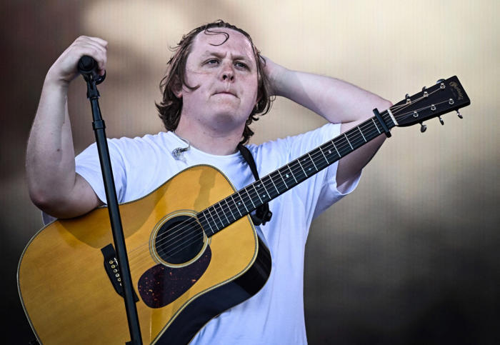 lewis capaldi makes quiet return to glastonbury after breaking down on stage
