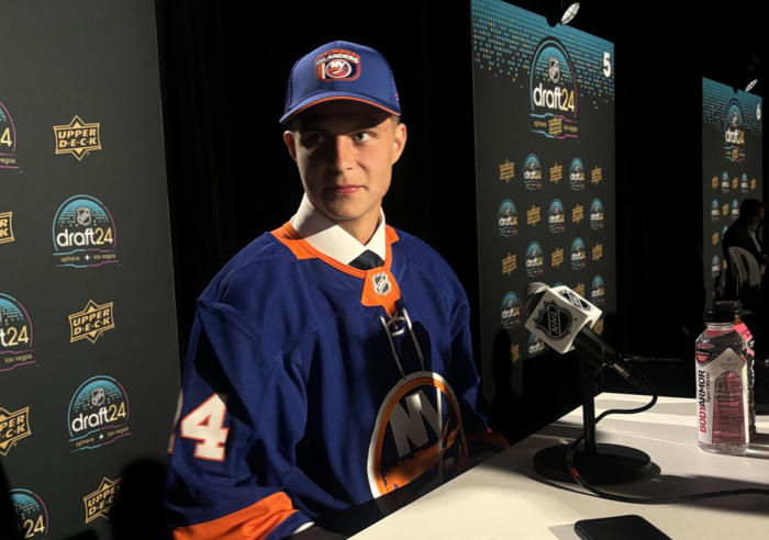 islanders use extra second-round selection on kamil bednarik