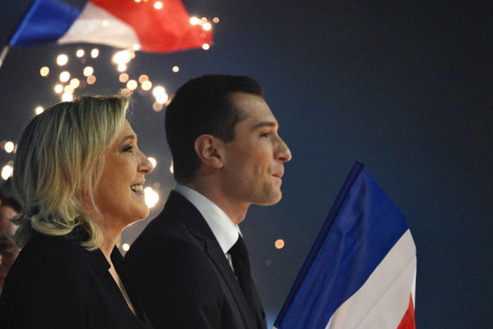 extrema-direita francesa pode vencer com maioria no domingo: macron fez um all-in que deverá eleger o delfim de le pen