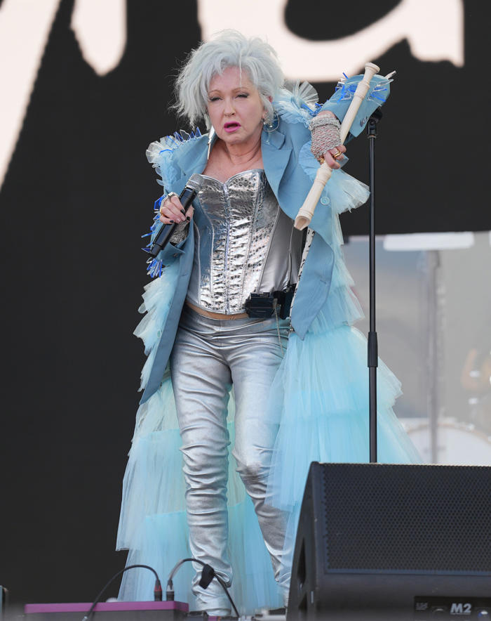 cyndi lauper calls for reproductive rights to be respected at glastonbury