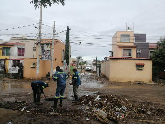 un muerto y cientos de afectados por lluvias en edomex