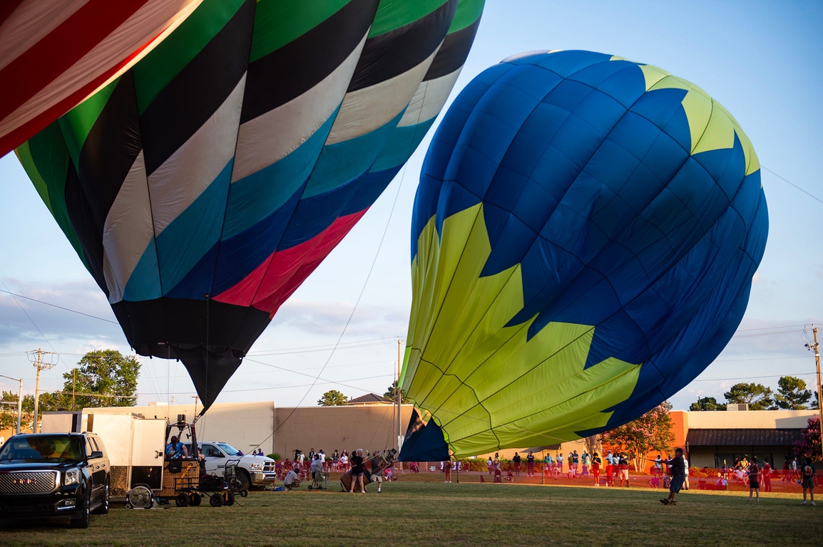 Hot air balloons marvel during Celebrate America Balloon Glow