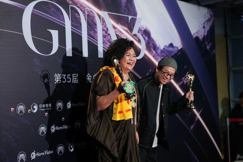 don't forget tiananmen, taiwan singer tells prestigious music awards