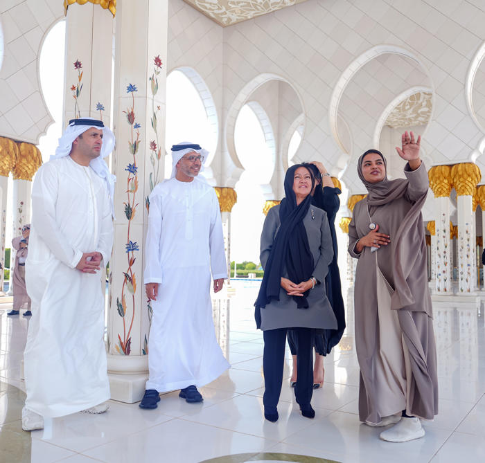 first lady of the philippines visits sheikh zayed grand mosque