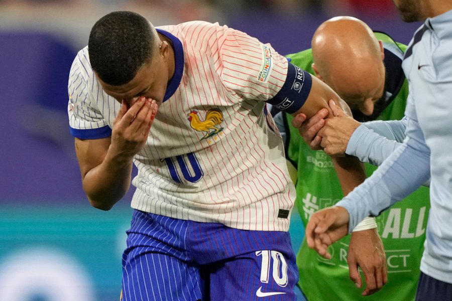 jugador de bélgica amenaza con lesionar a kylian mbappé en los 8vos de final de la eurocopa