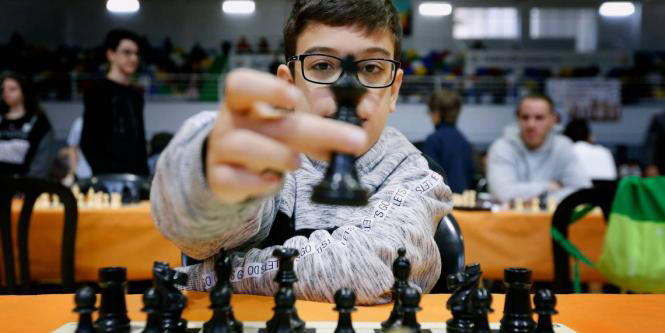faustino oro, con 10 años, a medio punto de ser maestro internacional de ajedrez