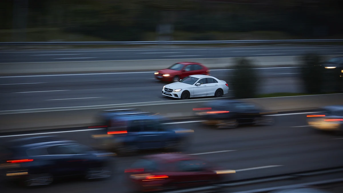 Un profesor de matemáticas revela la diferencia entre ir a 120 km/h o a ...