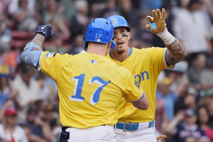 manny machado homers twice, drives in 5 as padres roll past red sox for 2nd straight day, 11-1