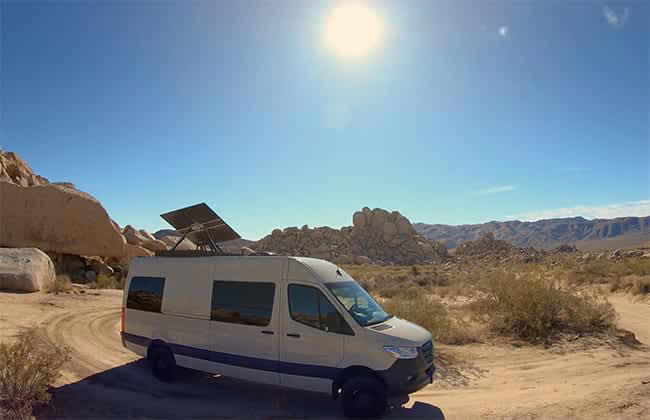 太陽光を自動追跡！ 車のルーフに取り付けられるソーラーシステム「heliotrope 1.0」