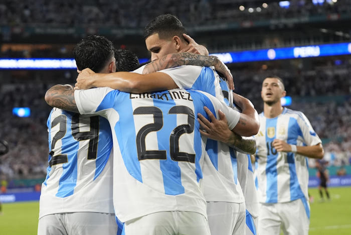 martínez-dobbel sikret argentinas tredje strake seier i copa america