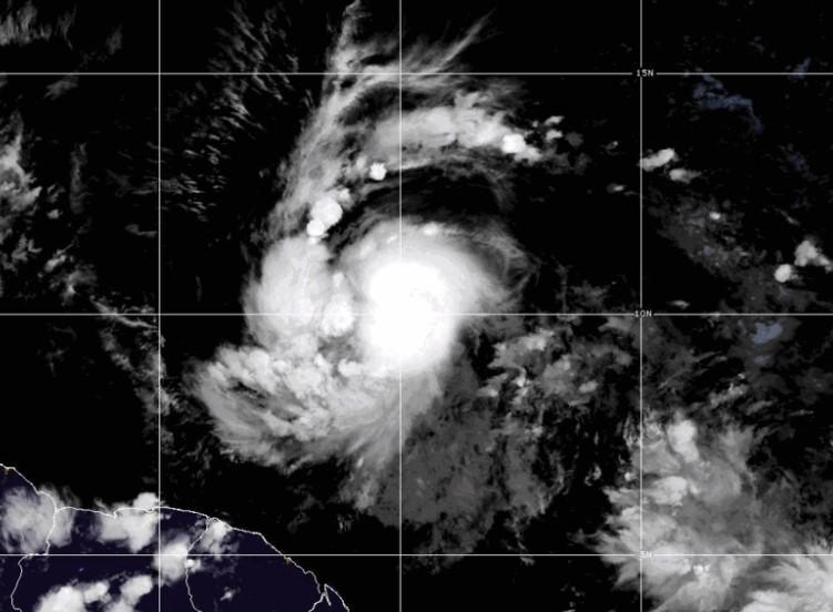 hurricane beryl maps show path and landfall forecast
