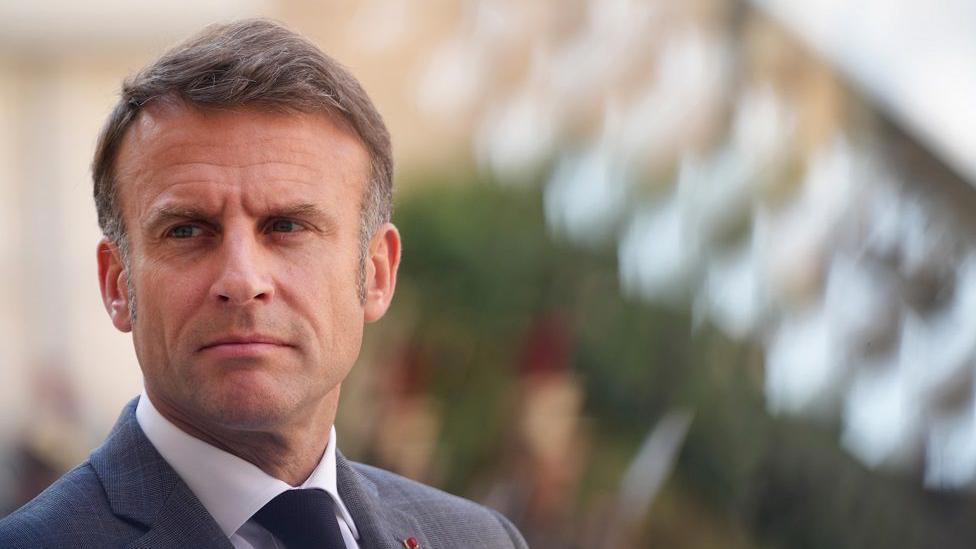 cómo la arriesgada apuesta electoral de macron pone a prueba la democracia en francia