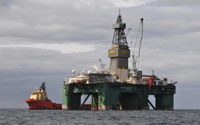 falkland islands eyes economic boom in talks to exploit huge oil field