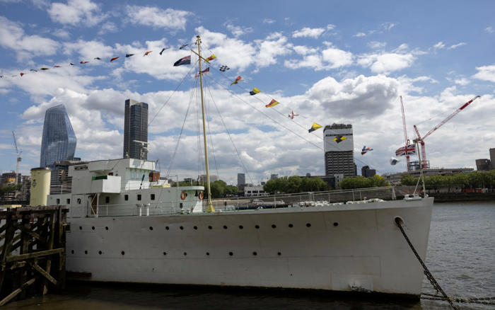 appeal to save navy ship that evacuated troops at dunkirk