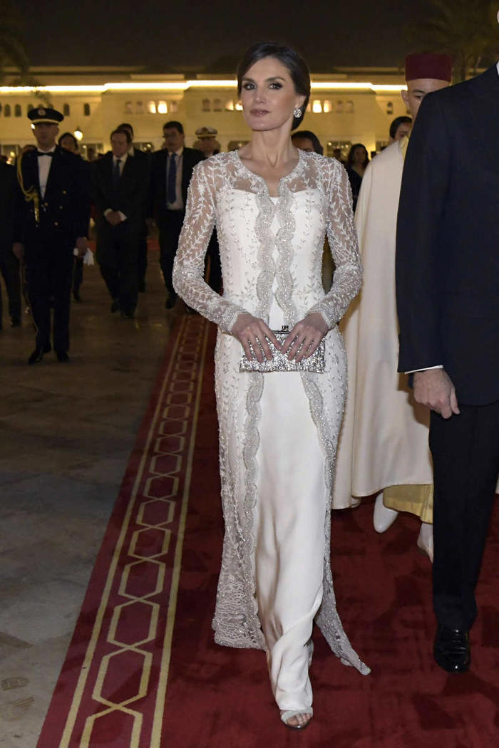 los 5 vestidos joya de la reina letizia: los looks menos sobrios y con más brillo, lentejuelas y pedrería