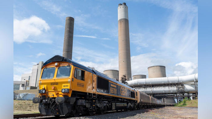 power station's last coal delivery arrives by rail