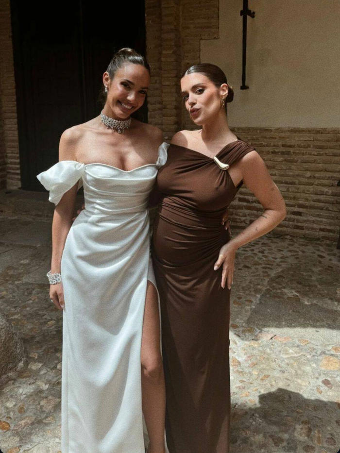 vicky martín berrocal, diseñadora de los 3 vestidos de novia de ana moya para su boda: todos los looks