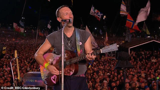 how to, whoever got knighted wearing shorts! coldplay's chris martin honours wheelchair-bound glastonbury founder sir michael eavis, 88, in touching on-stage tribute before inviting michael j fox to join him playing guitar on fix you amid his parkinson's battle