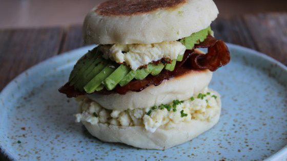 avocado breakfast sandwich