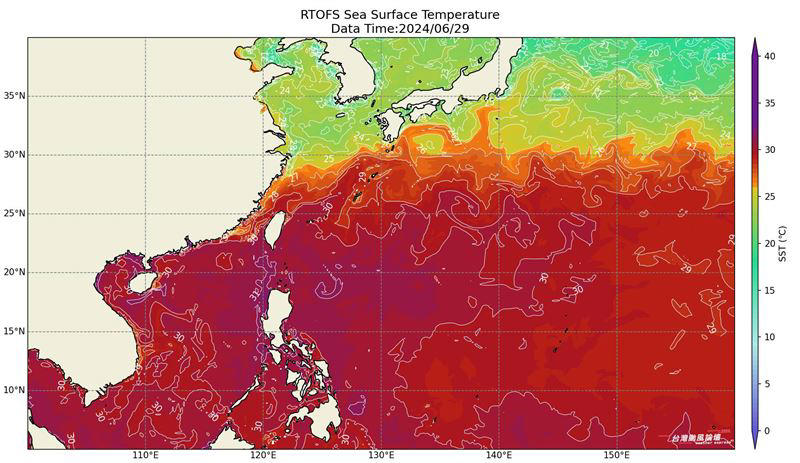 台灣海峽達30度！海水熱到發燙「一片紅」海溫圖曝 颱風根本沒戲唱