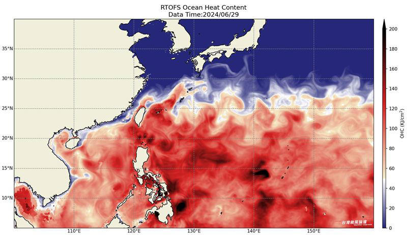台灣海峽達30度！海水熱到發燙「一片紅」海溫圖曝 颱風根本沒戲唱