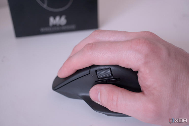 Holding the Keychron M6