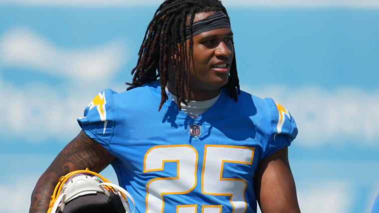 los angeles chargers land two players on preseason all-rookie team