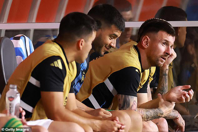 argentina 2-0 peru: injured lionel messi watches from the bench but the show goes on lautaro martinez's brace fires albiceleste to third victory of copa america