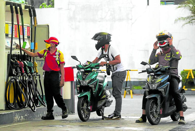 Mixed movement this week: Gas prices to go up, diesel to go down