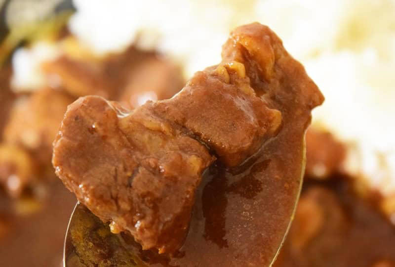 コンビニのチルドカレー食べ比べ！ファミマ・セブン・ローソンで本格的な味わいが楽しめるのは？