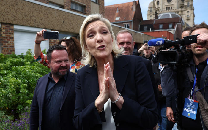 marine le pen receives early boost in french elections