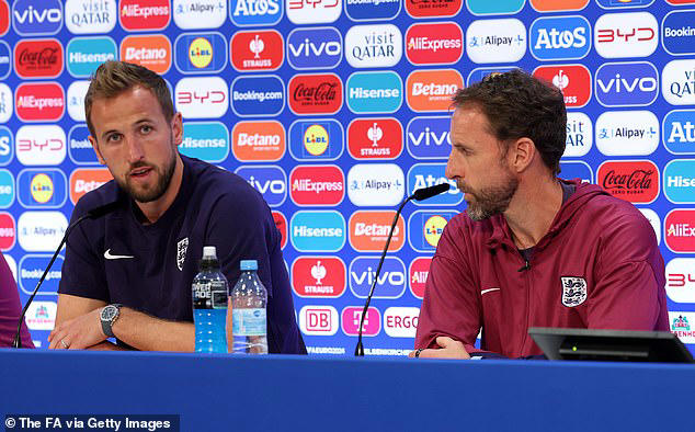 man united and portugal star bruno fernandes aims a savage dig at euro 2024 rivals england ahead of their last-16 tie against slovakia