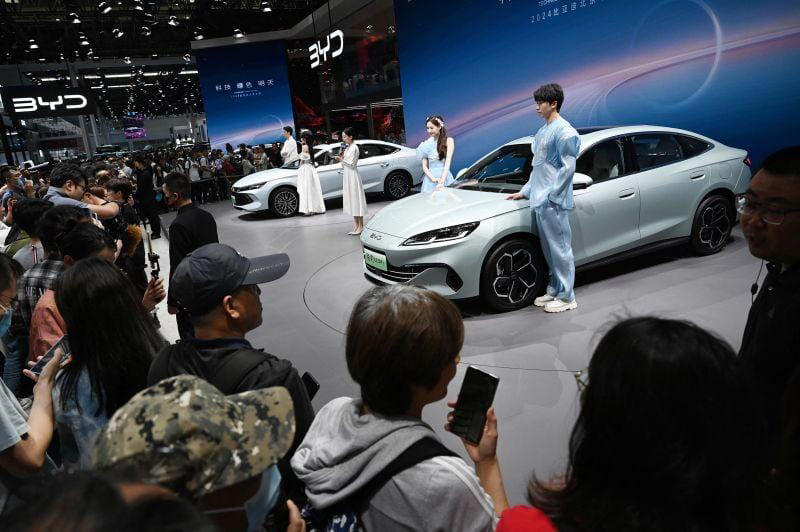 byd vs. huawei: guerra de preços nos carros elétricos chineses sobe de tensão
