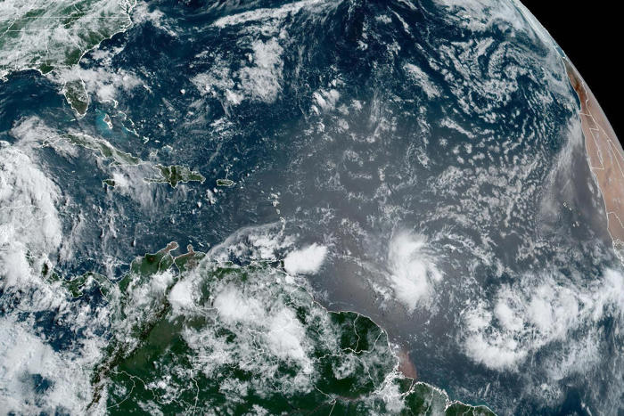 el huracán beryl ya es categoría 3 y el martes estará cerca de la guajira