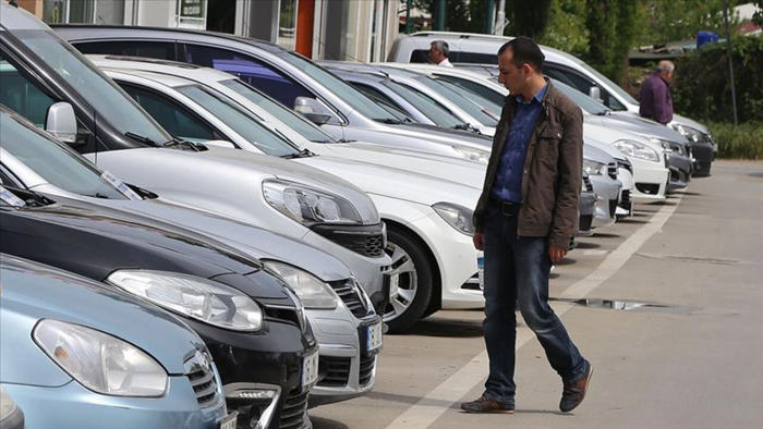 i̇kinci el araç piyasasında büyük düşüş! satışlar yüzde 20 azaldı, fiyatlar dibe vurdu