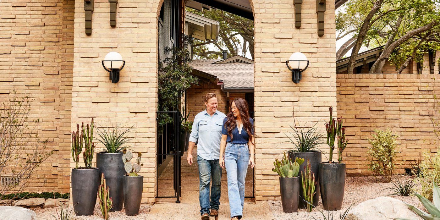 Do Chip & Joanna Gaines Still Own The Lakehouse From The 'Fixer Upper ...