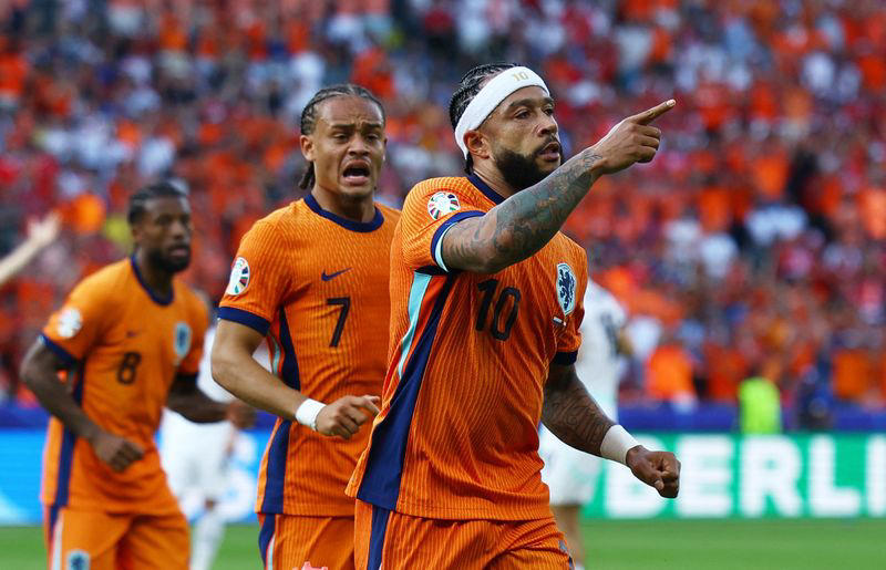 soccer-dutch turn page as depay says euros are just beginning