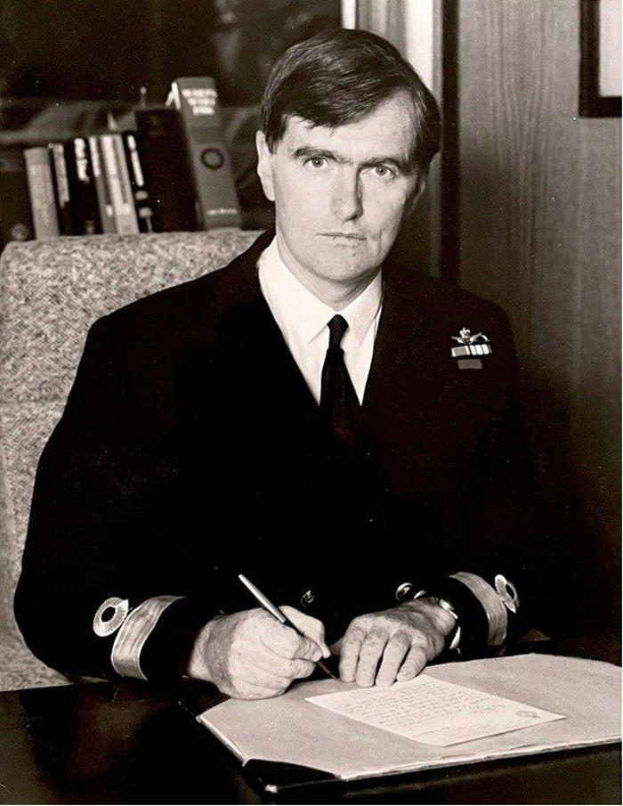 richard sharpe, submariner who helped move under-sea cold war tactics into the nuclear age – obituary