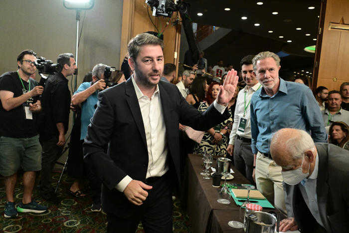 νίκος ανδρουλάκης: παρέλαβα κόμμα δεν θα παραδώσω συνιστώσα