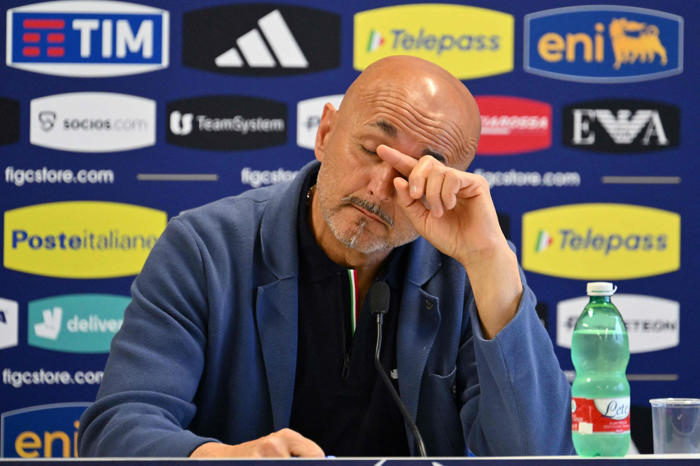 italiens landstræner forsætter trods em-fiasko