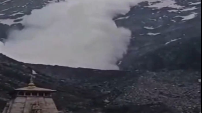 avalanche occurs over gandhi sarovar in uttarakhand's kedarnath - video