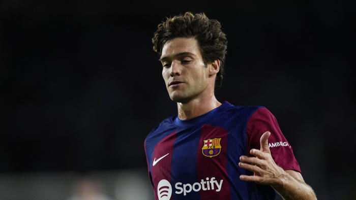 barcelona confirm marcos alonso exit